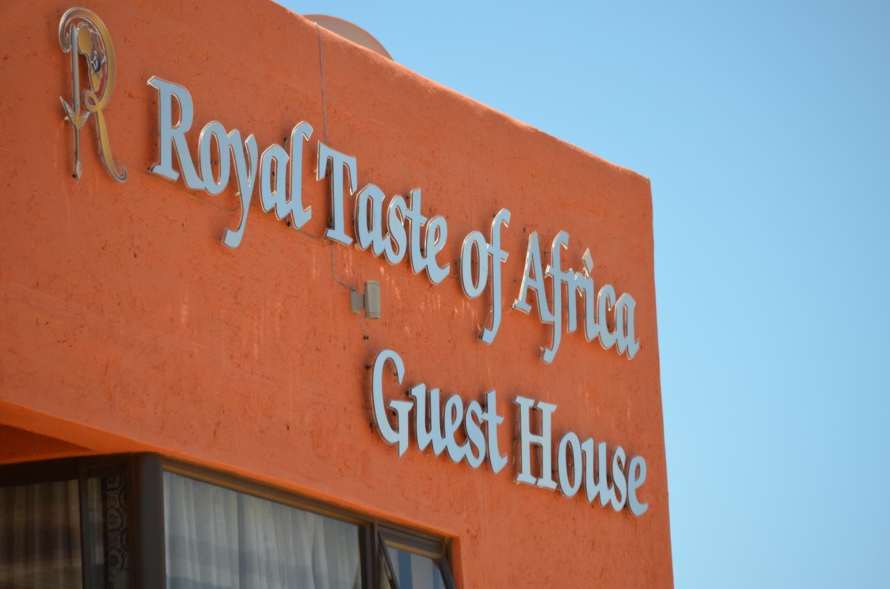 Royal Castle Guest House Windhoek Exterior foto